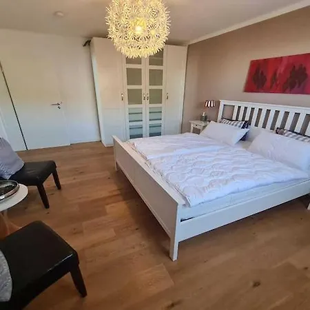 In Διαμέρισμα Orth