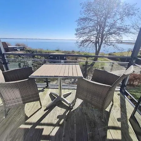 Διαμέρισμα In *